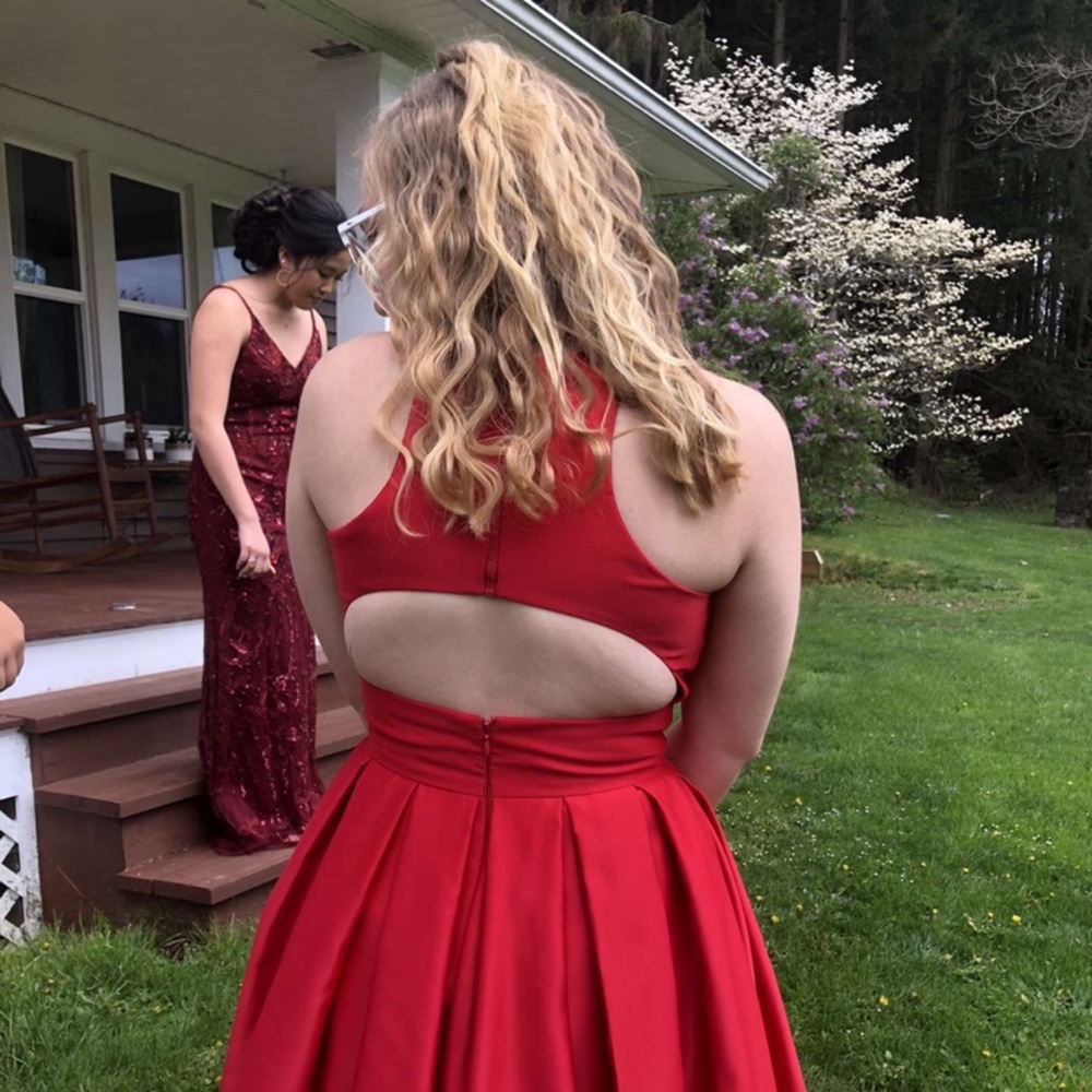 Prom Dress! - Picture 3 of 3